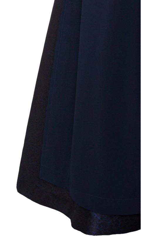 Damen Dirndl lang Trachten Deiser DK262-1005 BABSI/95 in 1405-MARINE - Vorderansicht Detail unten