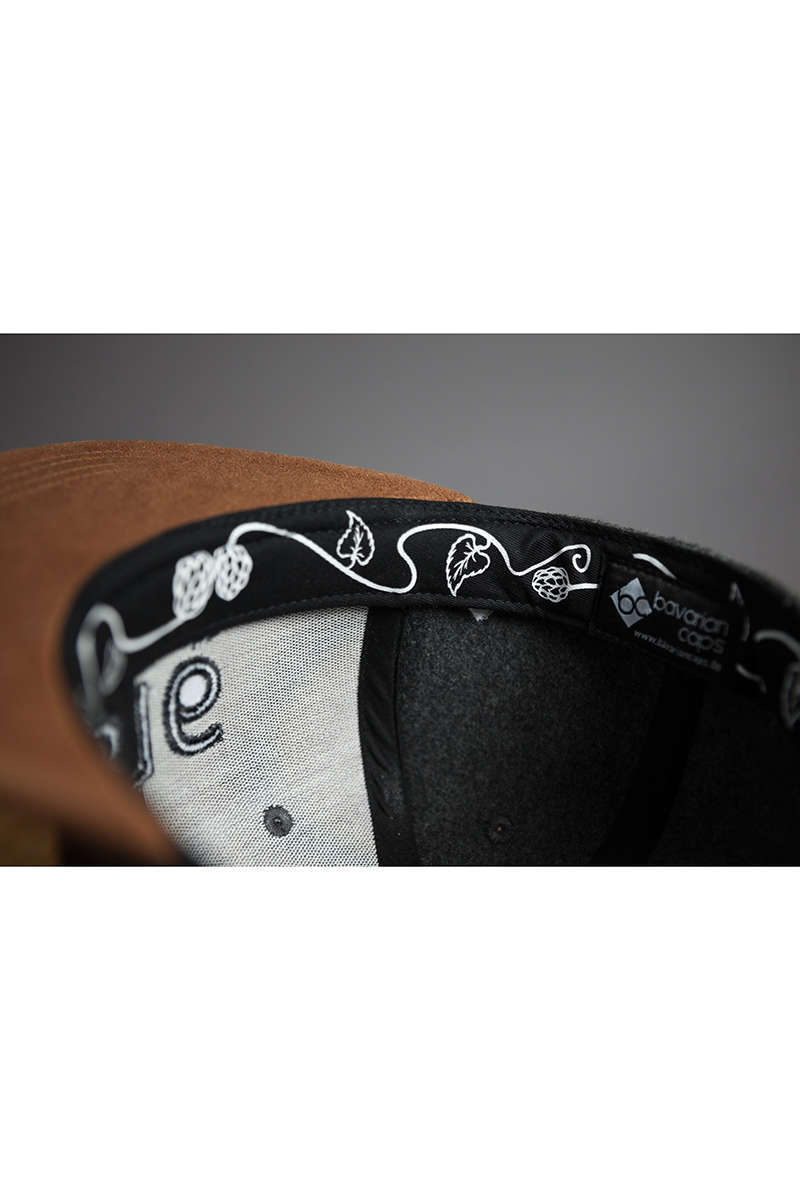 Snapback Cap '1516' anthrazit mit schwarzer Stickerei Bild 2