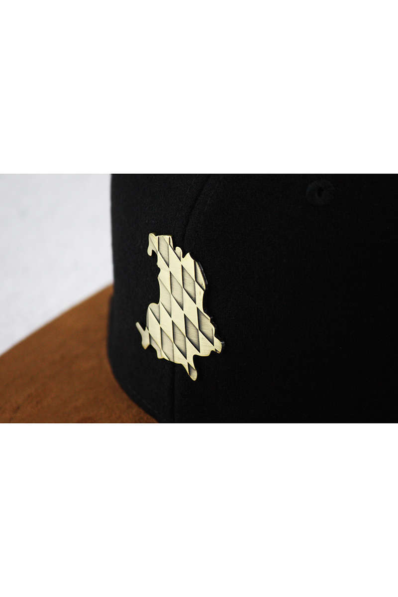 Snapback Cap 'Freistaat' mit Metallpatsch schwarz Bild 2