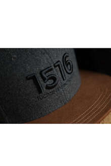 Snapback Cap '1516' anthrazit mit schwarzer Stickerei