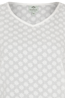 Damen Trachtenbluse/Shirt mit Flgelrmel und Bltenstickerei wei