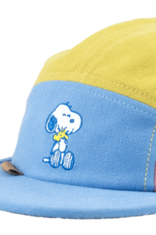 Kinder Cap mit Stickerei 'Peanuts Snoopy kuschelt' multi
